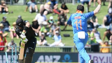 Mohammed Shami Becomes Fastest Indian Bowler to Take 100 Wickets in ODIs, Accounts for Martin Guptill to Achieve the Feat; Watch Video Highlights of Ind vs NZ 1st ODI