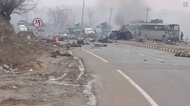 Pune: Indian Railways Ticket Collector Booked for Raising Pro-Pakistan Slogans During Event to Pay Tribute to 40 Pulwama CRPF Martyrs Pune: Indian Railways Ticket Collector Booked for Raising Pro-Pakistan Slogans During Event to Pay Tribute to 40 Pulwama CRPF Martyrs