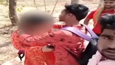 Valentine's Day 2019: Bajrang Dal Activists Forced Couple to Get Married in Hyderabad, Watch Video