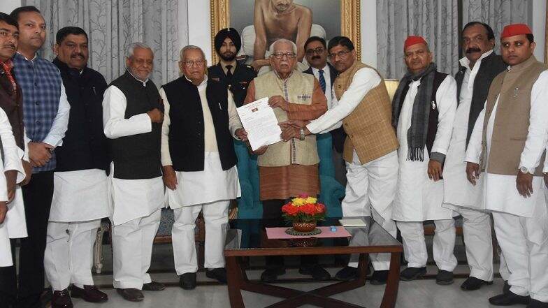 Uttar Pradesh: SP-BSP Delegation Meets Governor Ram Naik to Protest Grounding of Akhilesh Yadav at Lucknow Airport Uttar Pradesh: SP-BSP Delegation Meets Governor Ram Naik to Protest Grounding of Akhilesh Yadav at Lucknow Airport