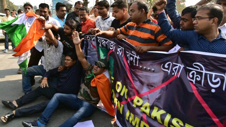 Pulwama Attack Fallout: BJP Youth Activists Held for Trying to Forcibly Enter Eden Garden, Demand to Remove Pictures of Imran Khan