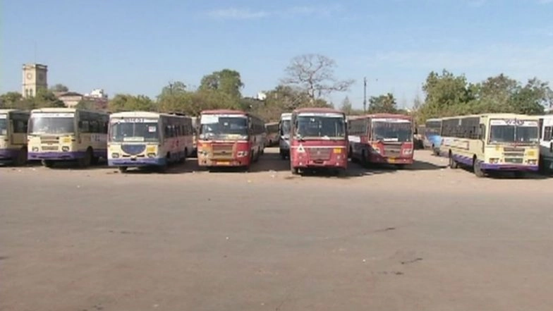 Diwali 2019: Surat Transport Dept to Ply 1,200 Special Buses for Saurashtra Region, Waives Off 25% Extra Fare Charged During Festive Season
