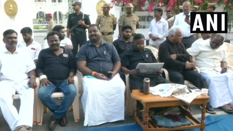 CM Narayanasamy Dharna Against Kiran Bedi Enters Third Day, L-G Leaves For Delhi