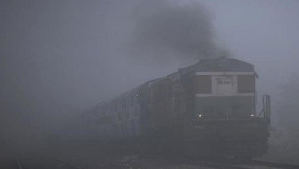 Indian Railways Update: ‘Fog PASS Device’, a GPS-Based Equipment, to Help Motormen Avoid Train Delays in Foggy Weather During Winters Indian Railways Update: ‘Fog PASS Device’, a GPS-Based Equipment, to Help Motormen Avoid Train Delays in Foggy Weather During Winters