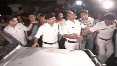 CBI Team Detained by Kolkata Police Outside Commissioner Rajiv Kumar's Residence; Officials Taken to Custody