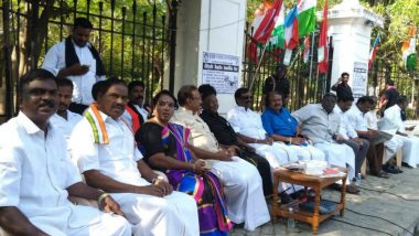 Narayanasamy Vs Kiran Bedi: Puducherry CM Temporarily Suspends Dharna After Meeting With L-G