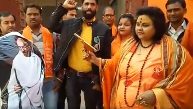 Pooja Pandey, Hindu Mahasabha Leader Who Shot Mahatma Gandhi’s Effigy, Distributes Knives to Toppers in UP