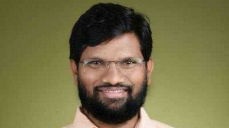 Maharashtra BJP MLA Celebrates 42nd Birthday With ‘Second Wife’ in Yawatmal, Gets Thrashed by Mother and ‘First Wife’, Watch Video
