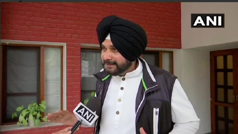 Pulwama Attack: Navjot Singh Sidhu Talks of Dialogue With Pakistan Even After Terrorist Attack on CRPF Jawans Pulwama Attack: Navjot Singh Sidhu Talks of Dialogue With Pakistan Even After Terrorist Attack on CRPF Jawans