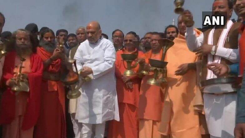Kumbh Mela 2019: BJP President Amit Shah, Uttar Pradesh CM Yogi Adityanath Take Holy Dip in Sangam Kumbh Mela 2019: BJP President Amit Shah, Uttar Pradesh CM Yogi Adityanath Take Holy Dip in Sangam