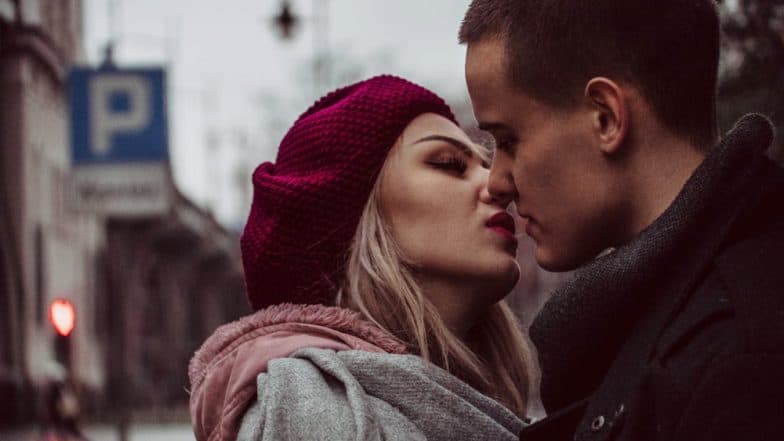 Kiss Day 2019 Date and Significance: Romantic Quotes and Love Images to Express Your Affection This Valentine Week Kiss Day 2019 Date and Significance: Romantic Quotes and Love Images to Express Your Affection This Valentine Week