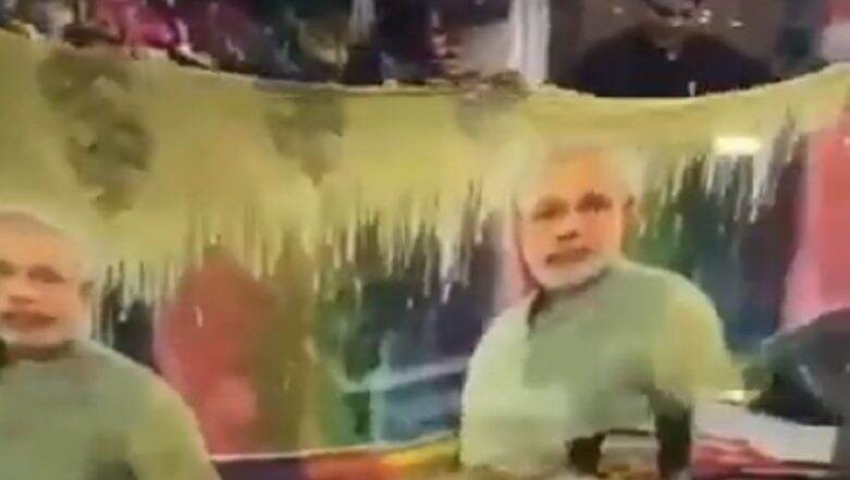 Sarees with Pics of Narendra Modi Priced at Rs 1500, a Big Hit Among Women in Jharkhand Sarees with Pics of Narendra Modi Priced at Rs 1500, a Big Hit Among Women in Jharkhand