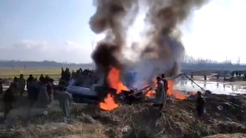 Budgam Mi-17 Helicopter Crash: Senior IAF Officer, 3 Others to Face Strict Disciplinary Action After 'Friendly Fire' Brought Down Chopper on February 27