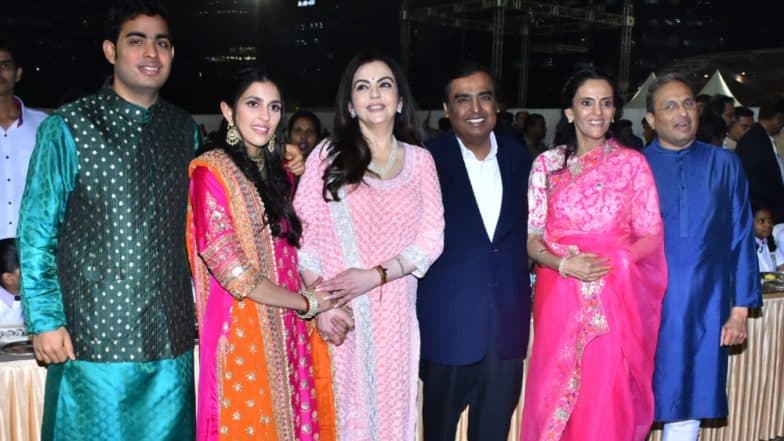 All Set To Get Married, Akash Ambani and Shloka Mehta Come Together With Their Families For The Inauguration of Ambani Square All Set To Get Married, Akash Ambani and Shloka Mehta Come Together With Their Families For The Inauguration of Ambani Square
