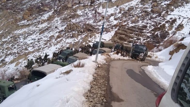 Himachal Pradesh Avalanche: Bodies of Two Missing Indian Army Jawans Recovered Himachal Pradesh Avalanche: Bodies of Two Missing Indian Army Jawans Recovered