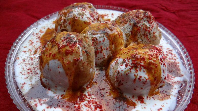 Holi Recipes 2019: How to Make Dahi Bhalla Easily at Home? (Watch Video)