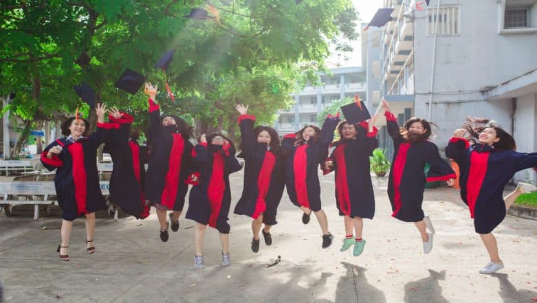 Wearing Sexy Clothes Makes Counterparts See Female Graduates as Less Capable Wearing Sexy Clothes Makes Counterparts See Female Graduates as Less Capable