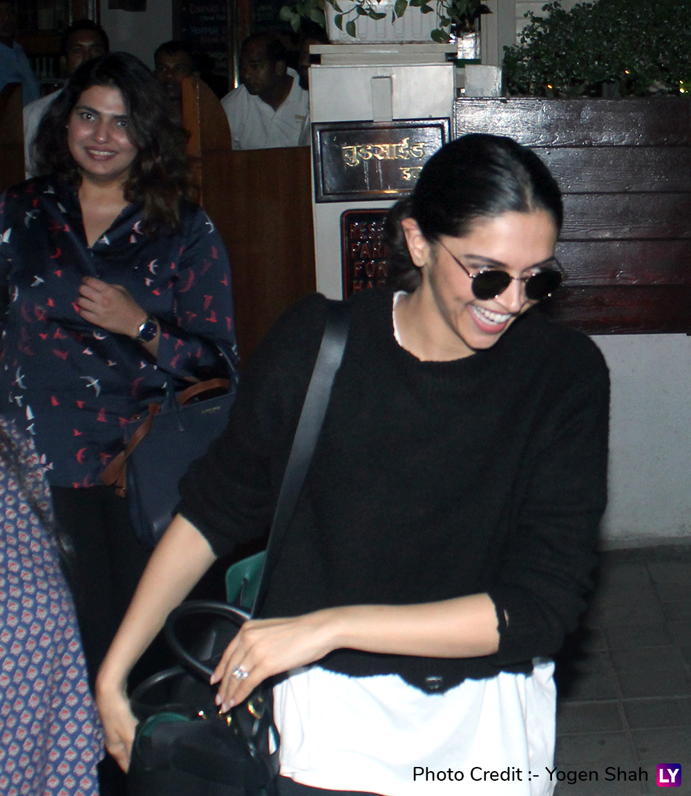 Deepika Padukone and Meghna Gulzar Hang Out Together Before They Start ...