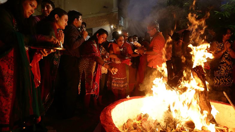 Holika Dahan 2020: Should You Put Neem Leaves, Camphor and Ghee in the Holika Fire for Germ-Free Air?