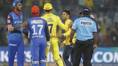 IPL 2019: Fans Manage to Breach Security to Touch MS Dhoni’s Feet During DC vs CSK Match