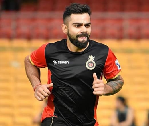 virat kohli meets a young fan in bengaluru as he joins team rcb for ipl 2019 see pic latestly virat kohli meets a young fan in