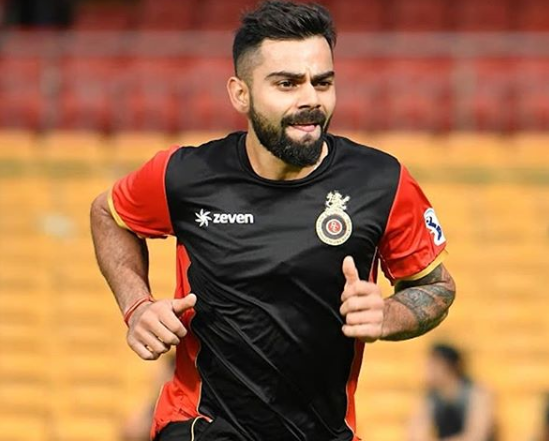 Virat Kohli Meets a Young Fan in Bengaluru as he Joins Team RCB for IPL 2019 (See Pic)