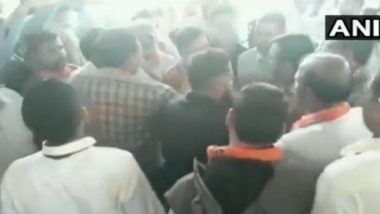 Lok Sabha Elections 2019: Scuffle Breaks Out Between BJP Workers After Sumedhanand Saraswati Given Ticket from Sikar, Watch Video