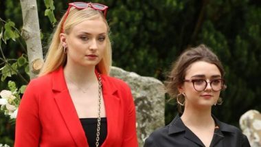 Sophie Turner And Maisie Williams Tried To Sneak A Kiss While Shooting Game Of Thrones, But Why?