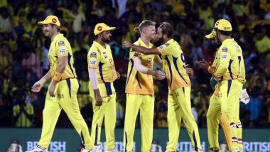 MS Dhoni and Men Perform the Lap of Honour to Thank Fans  After CSK vs DC, IPL 2019 Tie (Watch Video)
