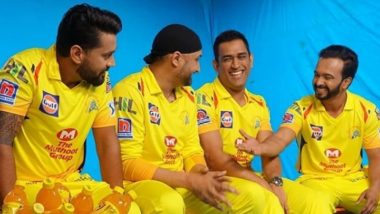 MS Dhoni, Kedar Jadhav, Harbhajan Singh and Murali Vijay Groove to Chennai Super Kings’ Anthem Ahead of IPL 2019 (Watch Video)