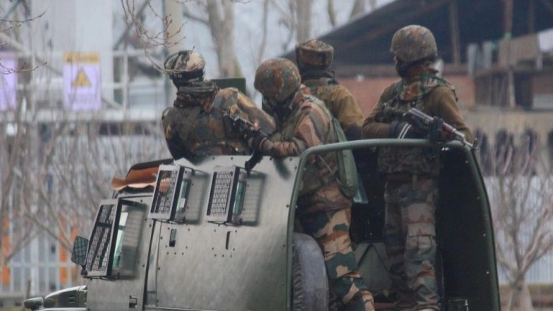 Pulwama Grenade Attack: CRPF Camp Targetted Again by Terrorists in Tral, Security Forces Begins Encounter