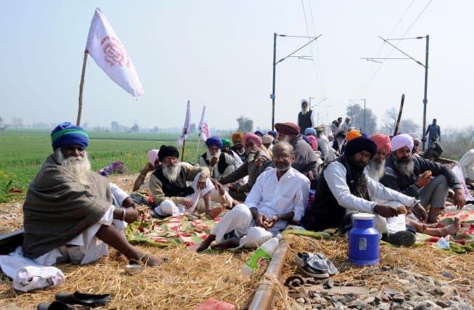 Punjab Farmers’ Protest Enters Third Day; Rail Services Hit, Over 25 Trains Cancelled & 7 Diverted Punjab Farmers’ Protest Enters Third Day; Rail Services Hit, Over 25 Trains Cancelled & 7 Diverted