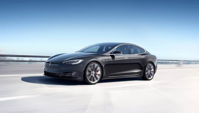 Tesla Model 3 Sedan With 220 Miles Range Launched at $35,000; Will Be Sold Online Only Tesla Model 3 Sedan With 220 Miles Range Launched at $35,000; Will Be Sold Online Only