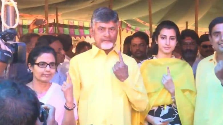 Andhra Pradesh Lok Sabha, Assembly Elections 2019: EVM Glitches Reported, CM Chandrababu Naidu Demands Ballots Papers Andhra Pradesh Lok Sabha, Assembly Elections 2019: EVM Glitches Reported, CM Chandrababu Naidu Demands Ballots Papers