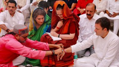 Sonia Gandhi Performs Hawan With Rahul and Priyanka Gandhi Ahead of Filing Nomination From Raebareli Constituency in UP; See Pics