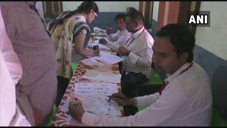 Maharashtra Lok Sabha Election 2019 Phase 2: 8.6 Per Cent Voter Turnout in Maha in 2 Hours Maharashtra Lok Sabha Election 2019 Phase 2: 8.6 Per Cent Voter Turnout in Maha in 2 Hours
