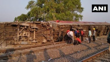 Uttar Pradesh: Goods Train Derails at Outer Shikohabad Railway Station in Firozabad District