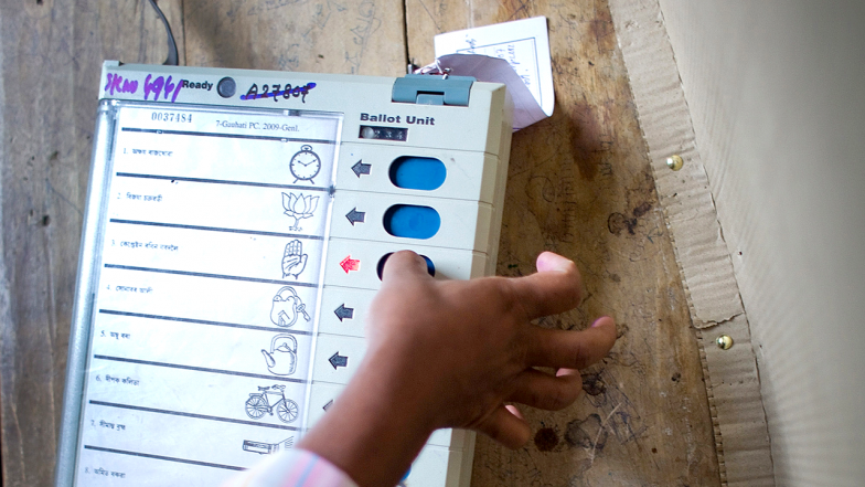 EVM Row: Supreme Court Issues Notice to EC, Centre on Plea Seeking Decriminalising Complaint of Voting Machine Malfunction