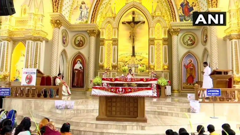 Palm Sunday 2019: Passion Week Begins in Kerala, Large Number of Devotees Took Part Palm Sunday 2019: Passion Week Begins in Kerala, Large Number of Devotees Took Part