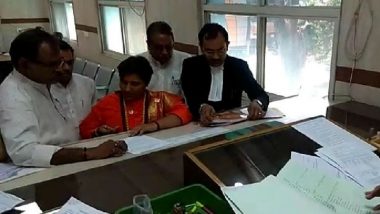 Pragya Singh Thakur Files Nomination Papers From Bhopal Lok Sabha Seat to Contest Against Digvijaya Singh