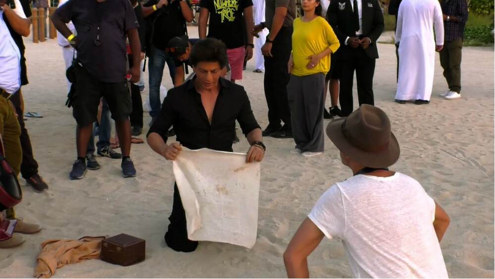 Shah Rukh Khan Explores Exotic Locations in Dubai Tourism’s #BeMyGuest ...