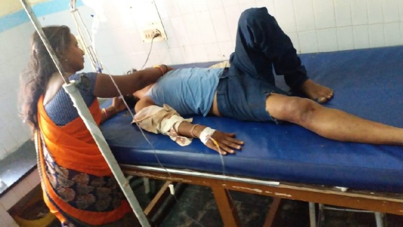Andhra Pradesh: 7 Dead, 9 Injured After Mini Bus Collides With Lorry on NH 42 in Anantapur District