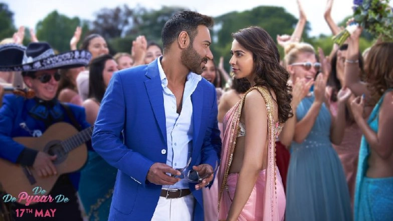 De De Pyaar De Quick Movie Review: Ajay Devgn and Rakul Preet Singh's Chemistry Works in a Intermittently Hilarious First Half