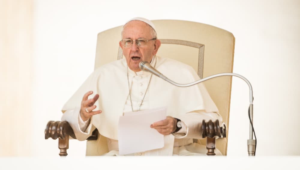 Pope Francis Says Sorry for Slapping Woman Devotee Who Grabbed His Hand on New Year's Eve Pope Francis Says Sorry for Slapping Woman Devotee Who Grabbed His Hand on New Year's Eve