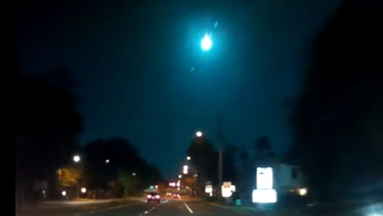 Stunning Green-Coloured Meteor Flash Brightens Up Florida Night Skies, Video Goes Viral Stunning Green-Coloured Meteor Flash Brightens Up Florida Night Skies, Video Goes Viral
