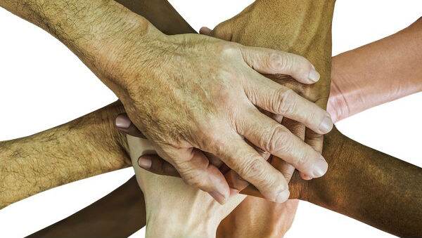 People With Sense of Oneness Enjoy Greater Life Satisfaction, Says New Study People With Sense of Oneness Enjoy Greater Life Satisfaction, Says New Study