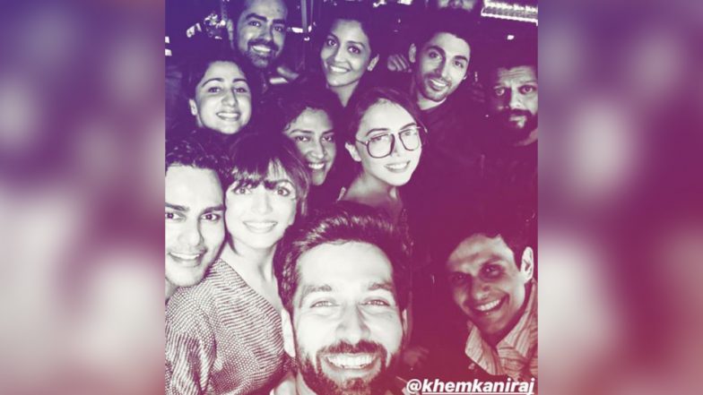 Drashti Dhami’s Selfie With Nakuul Mehta, Ruslaan Mumtaz and Others Will Make You Want to Party Hard - View Pic