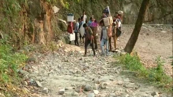 Lok Sabha Elections 2019: West Bengal Polling Teams Trek 10kms to Conduct Voting in Buxa Hills Lok Sabha Elections 2019: West Bengal Polling Teams Trek 10kms to Conduct Voting in Buxa Hills