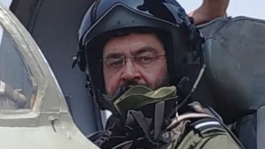 Indian Air Force Chief Birender Singh Dhanoa Flies MiG-21 on Visit to Sulur; Watch Video