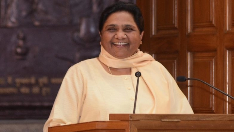 BSP to Snap Ties With SP? Mayawati Discusses 2019 Lok Sabha Election Results With Party Leaders, Hints at Major Decision on Alliance